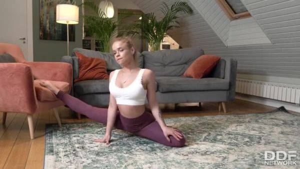 Alexa Flexy: Anal & Facial Fun with a Blonde Babe - porntry.com on poweredporn.com