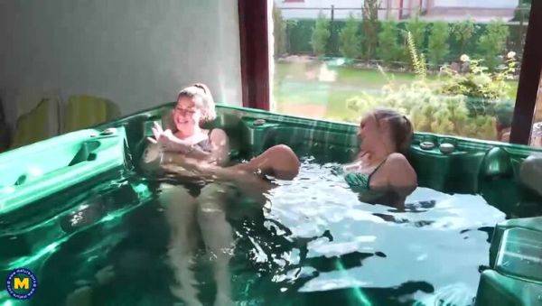 Eva Jayne's Steamy Sauna Lesbian Encounter with Karis - veryfreeporn.com on poweredporn.com