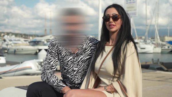 Laura, 34 years old, perfumery saleswoman in Paris and crazy about sex! - hotmovs.com on poweredporn.com