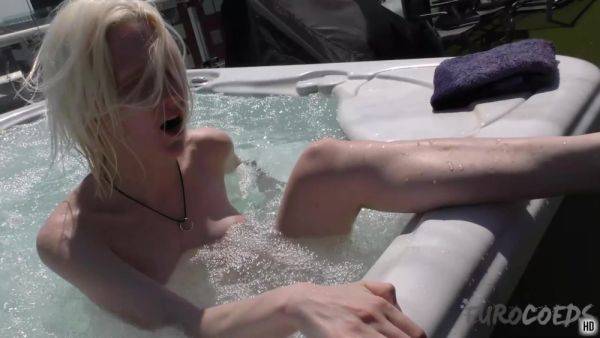 Blonde Ingrida Masturbating With A Dildo In The Jacuzzi - hotmovs.com on poweredporn.com