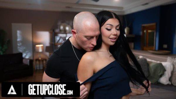 UP CLOSE - PAWG Holly Day Gets All Oiled Up & Ready To Fulfill Her Strong Desire Of Zac Wild's BWC - txxx.com on poweredporn.com