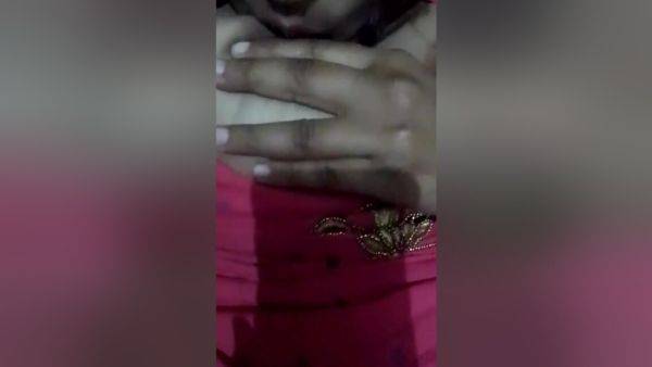 Desi Girl Bubs Eating - desi-porntube.com on poweredporn.com