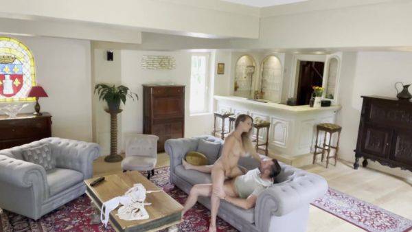 Tiffany Leiddi In Baise Hardcore Dans Mon Salon - hclips.com on poweredporn.com