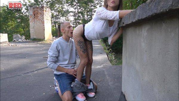 I Fucked My Friends Wife On The Roof Of An Abandoned Building - hclips.com on poweredporn.com