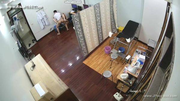 Hackers use the camera to remote monitoring of a lover's home life.615 - hotmovs.com - China on poweredporn.com