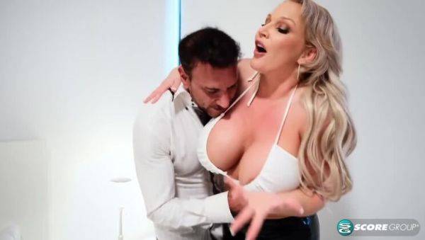 Nikki Sexx's Sexual Fever - xxxfiles.com on poweredporn.com