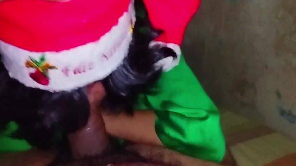 Elfa Navidena Que Me Un Buen Regalo 6 Min - hclips.com on poweredporn.com