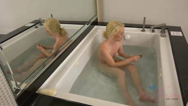 Bonnie's already giving you a fantastic time - Bonnie Grey - xxxfiles.com on poweredporn.com