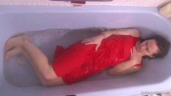 Drenched Rosie: Hairy Brunette with Tattoo - xxxfiles.com on poweredporn.com