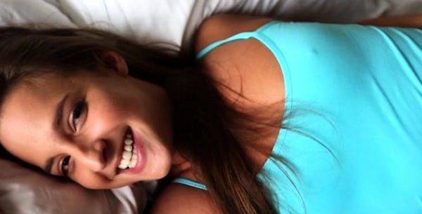 Stunning gal Amira cannot get enough of sex - drtuber.com on poweredporn.com