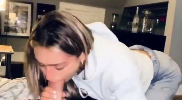 Sucking big cock - drtuber.com on poweredporn.com