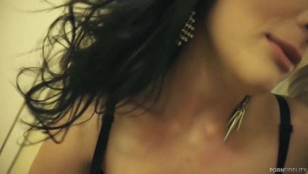 Remove the Condom - veryfreeporn.com on poweredporn.com