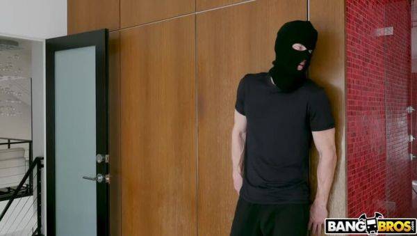 Kendra Lust Takes Charge of Ryan Mclane in Anal Control / 14.05.2018 - porntry.com on poweredporn.com