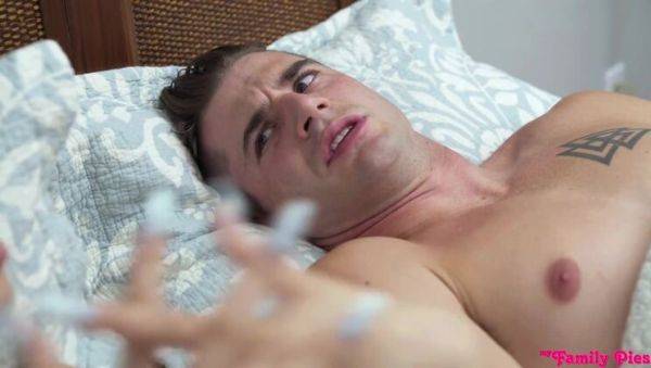 Caught by Step Sister - Scarlett Bloom - xxxfiles.com on poweredporn.com