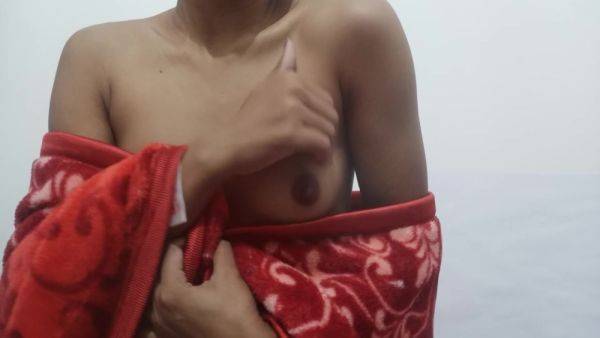 Skinny Indian Girl Playing With Pussy - desi-porntube.com - India on poweredporn.com