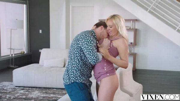 Explore with Curvy Paisley Porter - xxxfiles.com on poweredporn.com