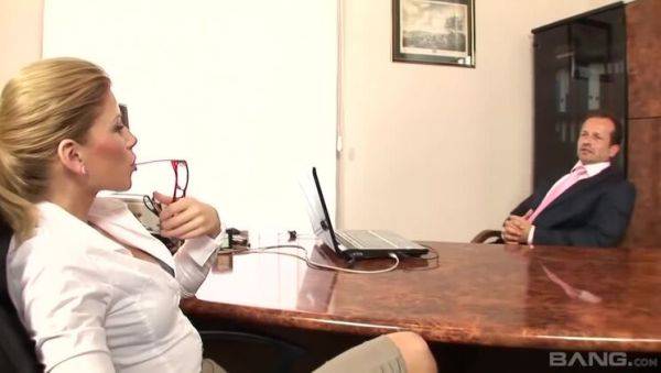 Brooklyn Lee: Boss's Desk Pounding & Creampie - veryfreeporn.com on poweredporn.com