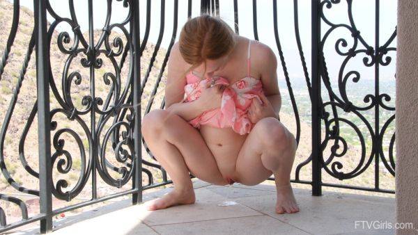 Aloud redhead pees and finger fucks pussy in complete cam perversions - hellporno.com on poweredporn.com