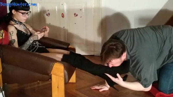 Sexy teen 18+ Domina Boot & Sweaty Sock Sniffing Foot Slave Hd Beth Kinky - upornia.com on poweredporn.com