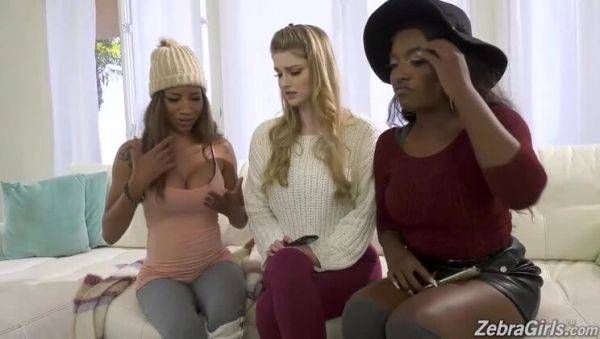 Daya Knight, September Reign, and Bunny Colby in a Lesbian Threesome - veryfreeporn.com on poweredporn.com