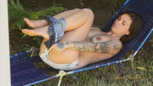 Liandra Dahl's Hairy Outdoor Solo - porntry.com on poweredporn.com