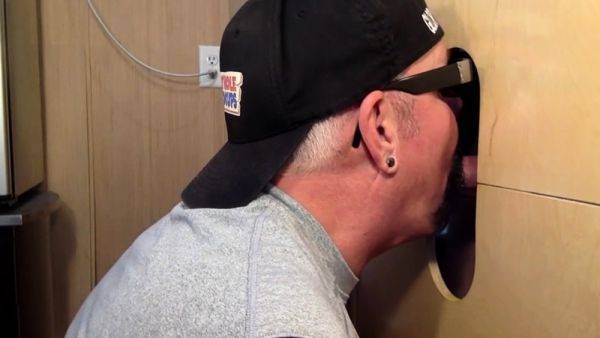 Gloryhole real DILF sucks cock at home - drtuber.com on poweredporn.com