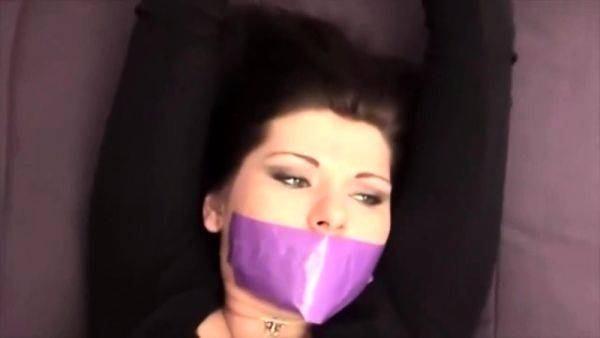 Sexy brunette wearing stockings masturbates webcam - drtuber.com on poweredporn.com