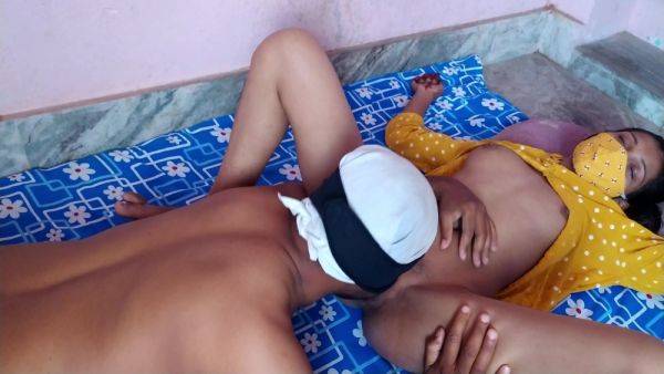 Bhai Ne Bahan Ko Jamkar Choda Jab Gharwale Pass Ke Room Me The - hclips.com on poweredporn.com