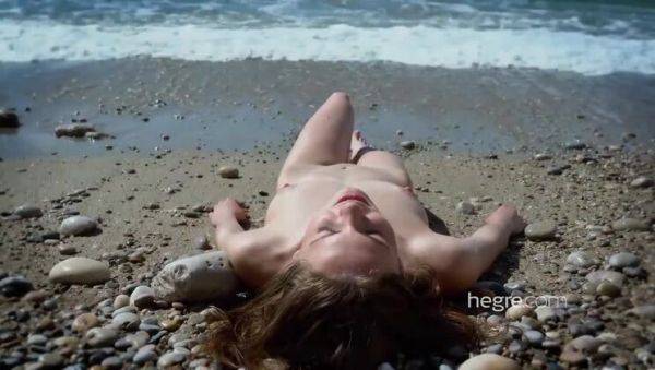 Cindy at the Nude Beach Alone - veryfreeporn.com on poweredporn.com