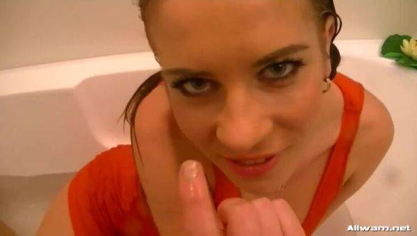 Get Soaked: Leony Aprill's Solo Shower - veryfreeporn.com on poweredporn.com