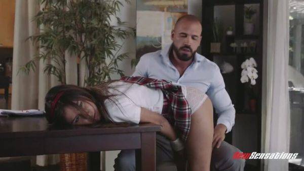 Karlo Karrera & Zaya Cassidy: The Right Answer Gets a Top-notch Handjob - porntry.com on poweredporn.com