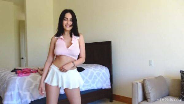 Jayde's Steamy Solo: Fingers & Toys - porntry.com on poweredporn.com