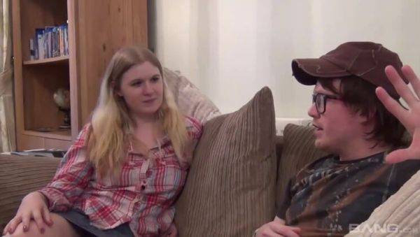 Mona Summers: The All-American Blonde Babe Gets a Cummy Facial from a Eager Nerd - porntry.com - Usa on poweredporn.com