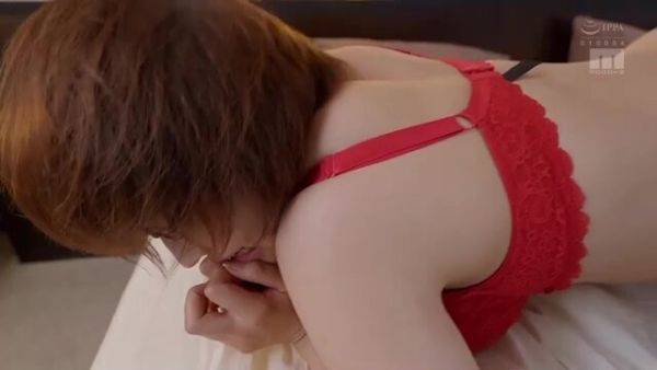 02399,A woman who is fucked and writhes in agony - txxx.com on poweredporn.com