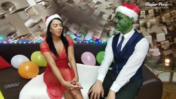 Daniella Derusky & Mugur: The Grinch X-Rated Spoof (2021) - xxxfiles.com - Hungary on poweredporn.com