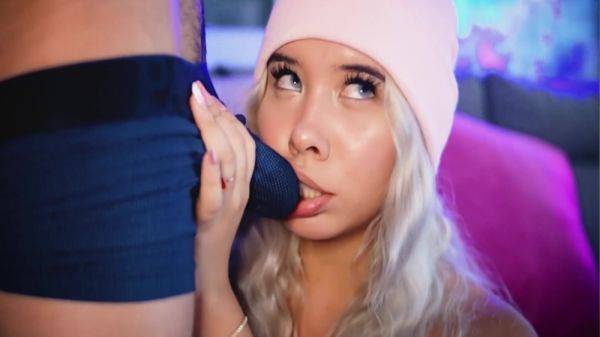 Blonde Plays With Her Friends Cock While Wearing Boxers 10 Min - hclips.com on poweredporn.com