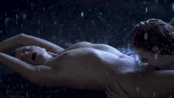 Phoenix Ray - Phoenix Rae, Lila Almam - Il Pleut - hclips.com on poweredporn.com