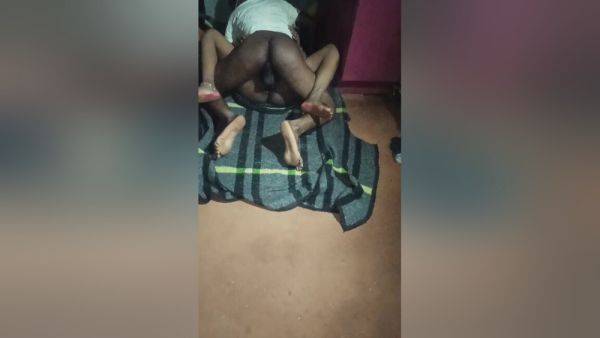 Bhabhi Ki Raat Mein Dhinchak Lad Gayi Hindi Song Mein Chudai - hclips.com on poweredporn.com