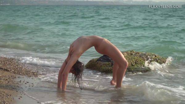 Horny Adult Movie Outdoor Homemade Crazy Pretty One - hclips.com on poweredporn.com