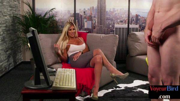 British voyeur MILF in lingerie seduces her who jerks on her - txxx.com - Britain on poweredporn.com