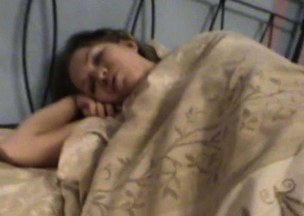 Striking pretty bitch doesn't mind fucking - drtuber.com on poweredporn.com