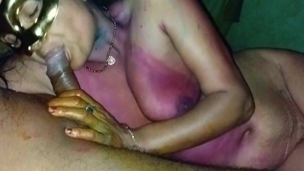 Aunty In Holi - desi-porntube.com - India on poweredporn.com