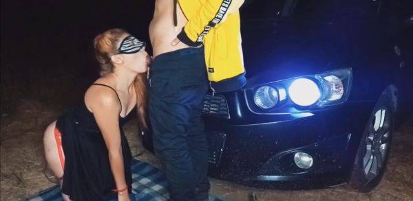 Mon mec me baise sur le capot de la voiture - txxx.com - France on poweredporn.com