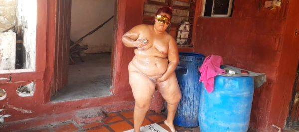 He Spied On My Stepmother While She Was Taking A Shower On The Terrace Of Her House - videohdzog.com on poweredporn.com