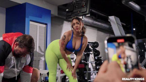 Thick MILF gets laid by the gym and tries to swallow - xbabe.com on poweredporn.com