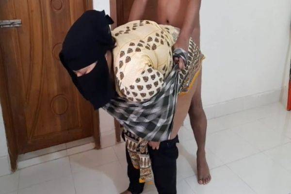 Young 18+ Hot Bbw Satule Maa Ko Beta Ni Bed Room Par Chudai (teen 18+ Stepmother Gets Pregnant) - desi-porntube.com - India on poweredporn.com