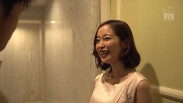 Miaa-129 The Elder Stepsister Of The Bride Was Secretly Luring The Groom To Temptation And Mounting Him With Her Big Ass While Her Little Stepsister Was Waiting Nearby Yu Shinoda - videomanysex.com - Japan on poweredporn.com