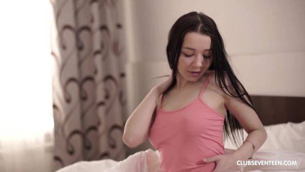 Sexy brunette showing her gorgeous body - porntry.com on poweredporn.com