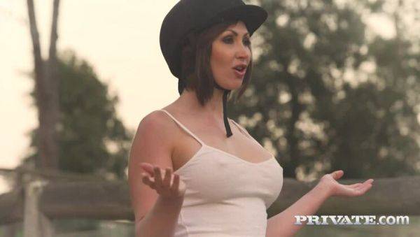 Horse Rider Yasmin Scott Rides a Hung Stallion - veryfreeporn.com on poweredporn.com