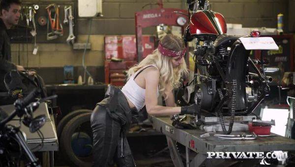 Biker chick Natalia Starr Wants Fuck & Anal - porntry.com on poweredporn.com